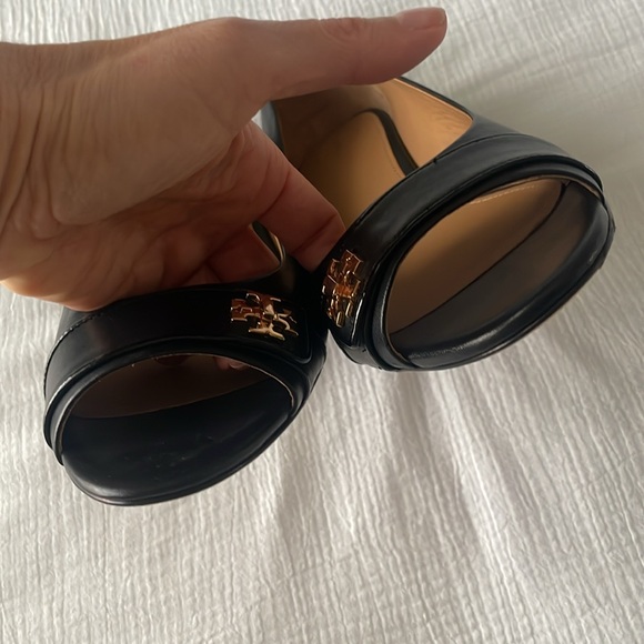 Like New! Tory Burch Black Kira Open Toe Wedge 9 - Picture 10 of 13